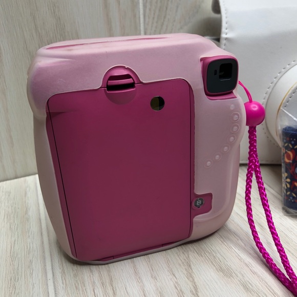 Fujifilm Instax Mini 8 Instant Pictures Polaroids - Picture 2 of 6
